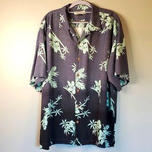 Tommy Bahama men's short sleeve, tropical print, button down shirt. XL